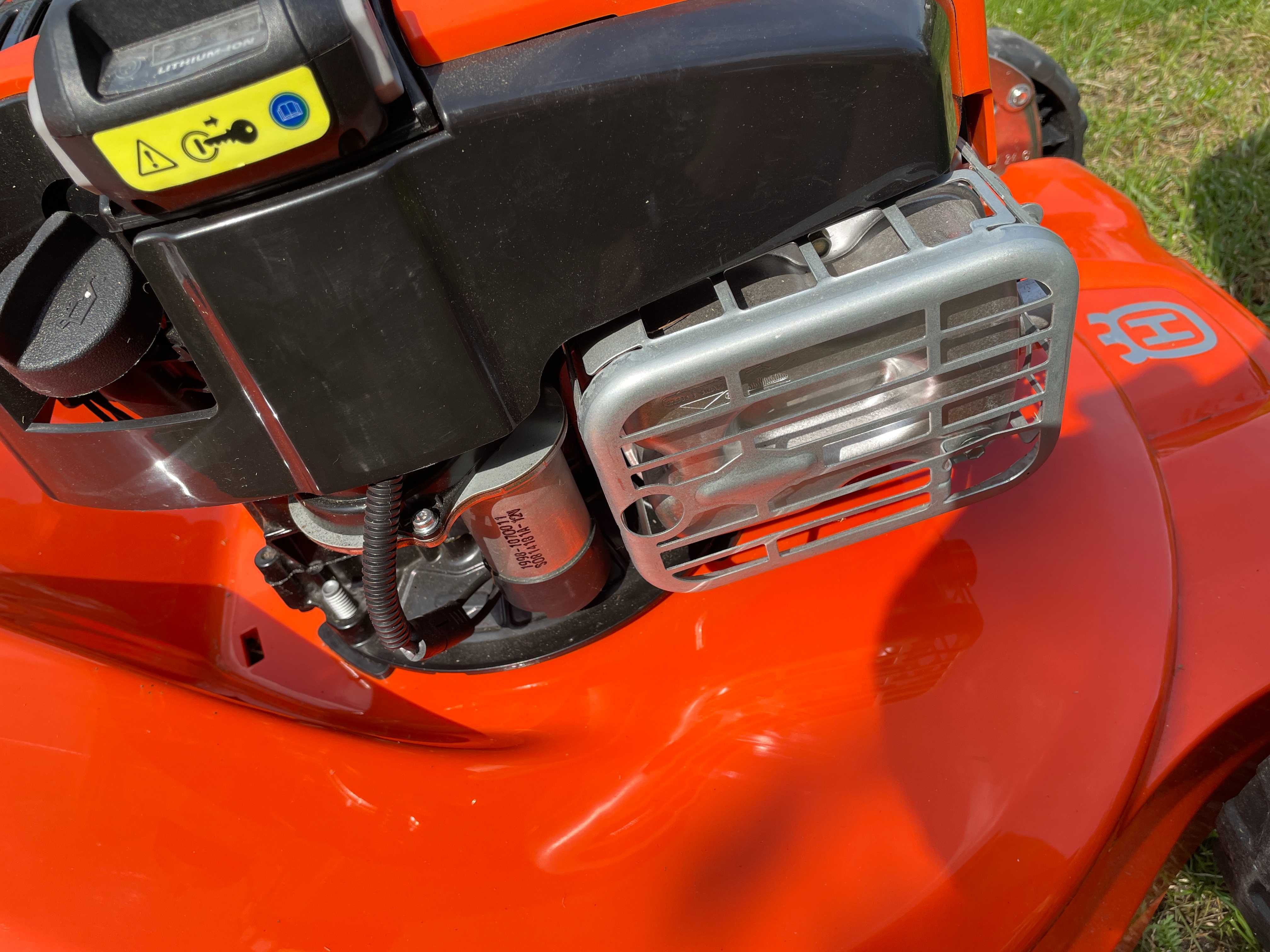 prawie nowa HUSQVARNA Kosiarka spalinowa z napędem LC 353VI