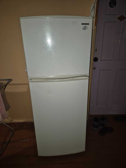 Холодильник Samsung б/у