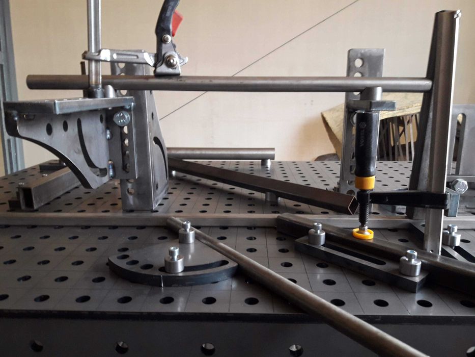 Stół spawalniczy  1000x2000    system 16  10mm.