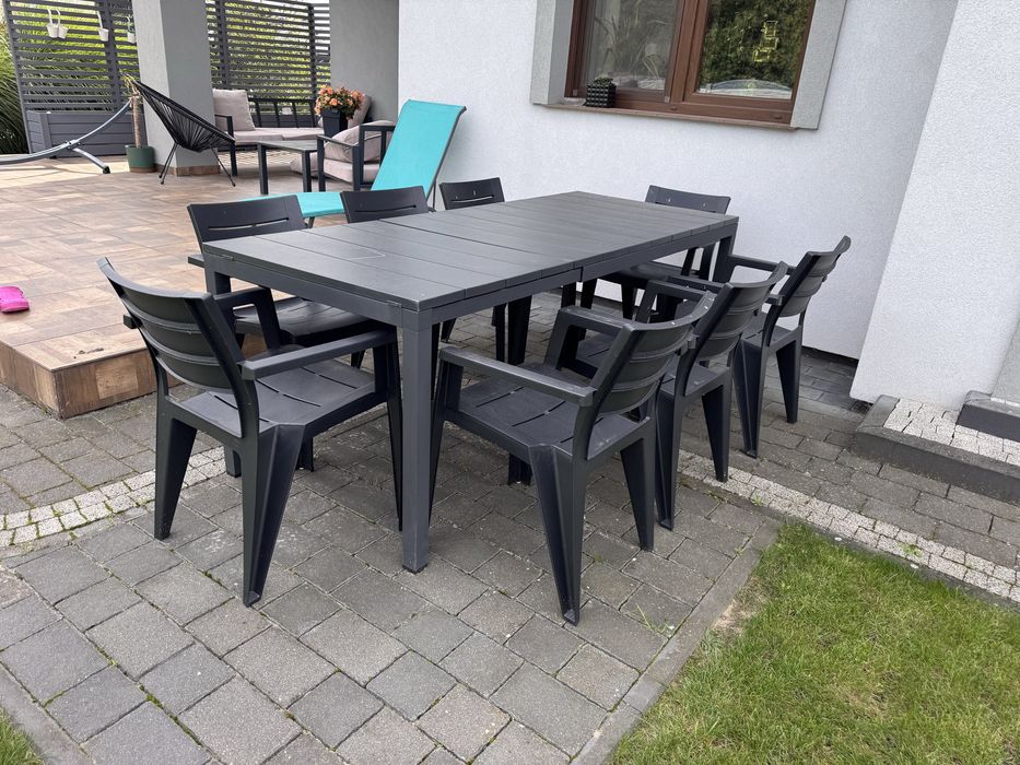 Stół i krzesła ogrodowe