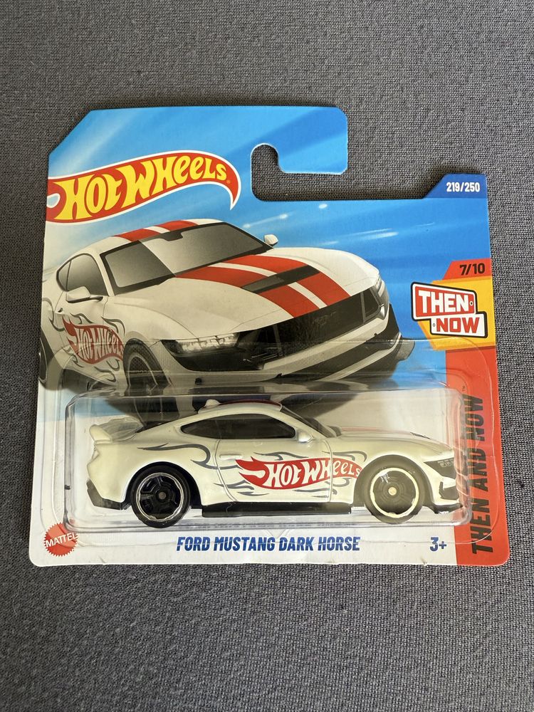 Carros hotwheels (Mercedes, Honda, Bugatti, etc)