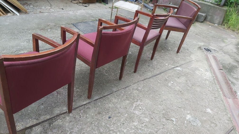 Fotele Knoll  Ricchio
