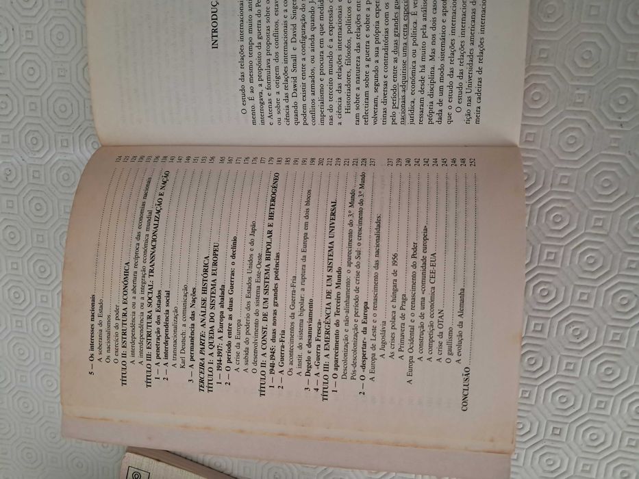 Livro "Introdução às Relações Internacionais"