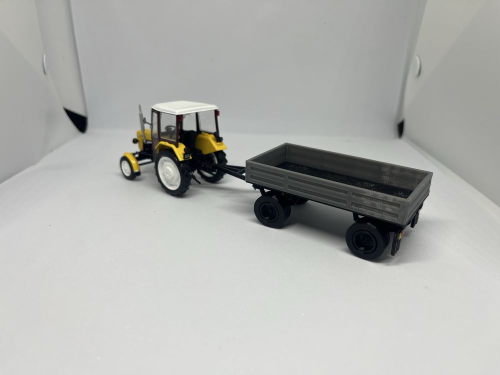 Model przyczepy do  Ursusa C330 1:43