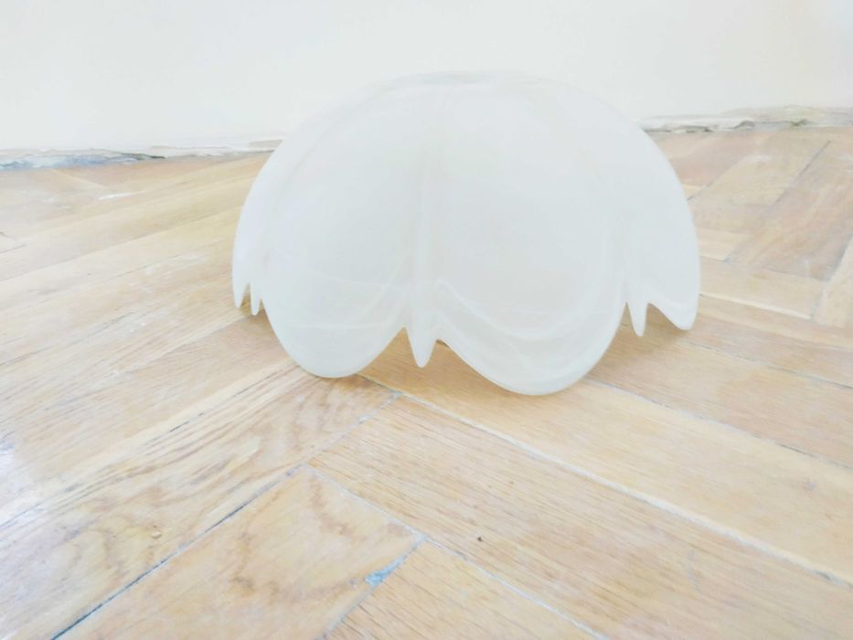 KLOSZ mleczny szkło lampa wisząca żyrandol kinkiet PRL vintage