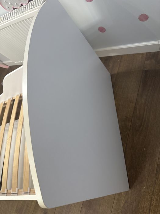 Sprzedam łóżko dla dziewczynki