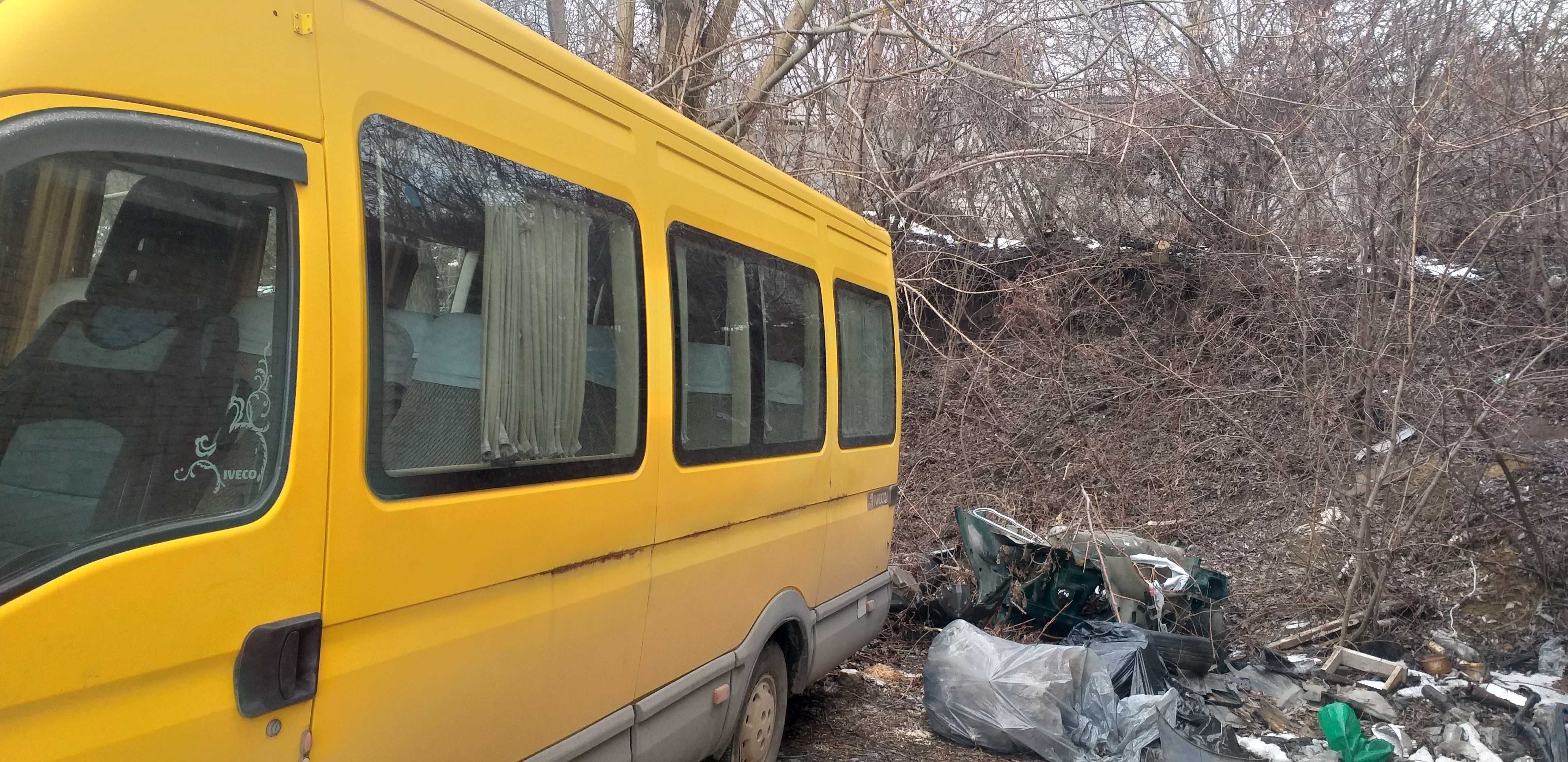 Стьокла Івеко Дейлі автобус бокові