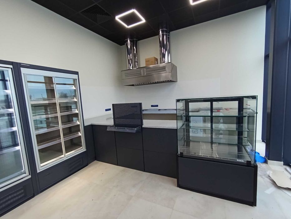 Стелаж торговый. Касса. Витрины. Хлебные, кондитерские полки. В наличи