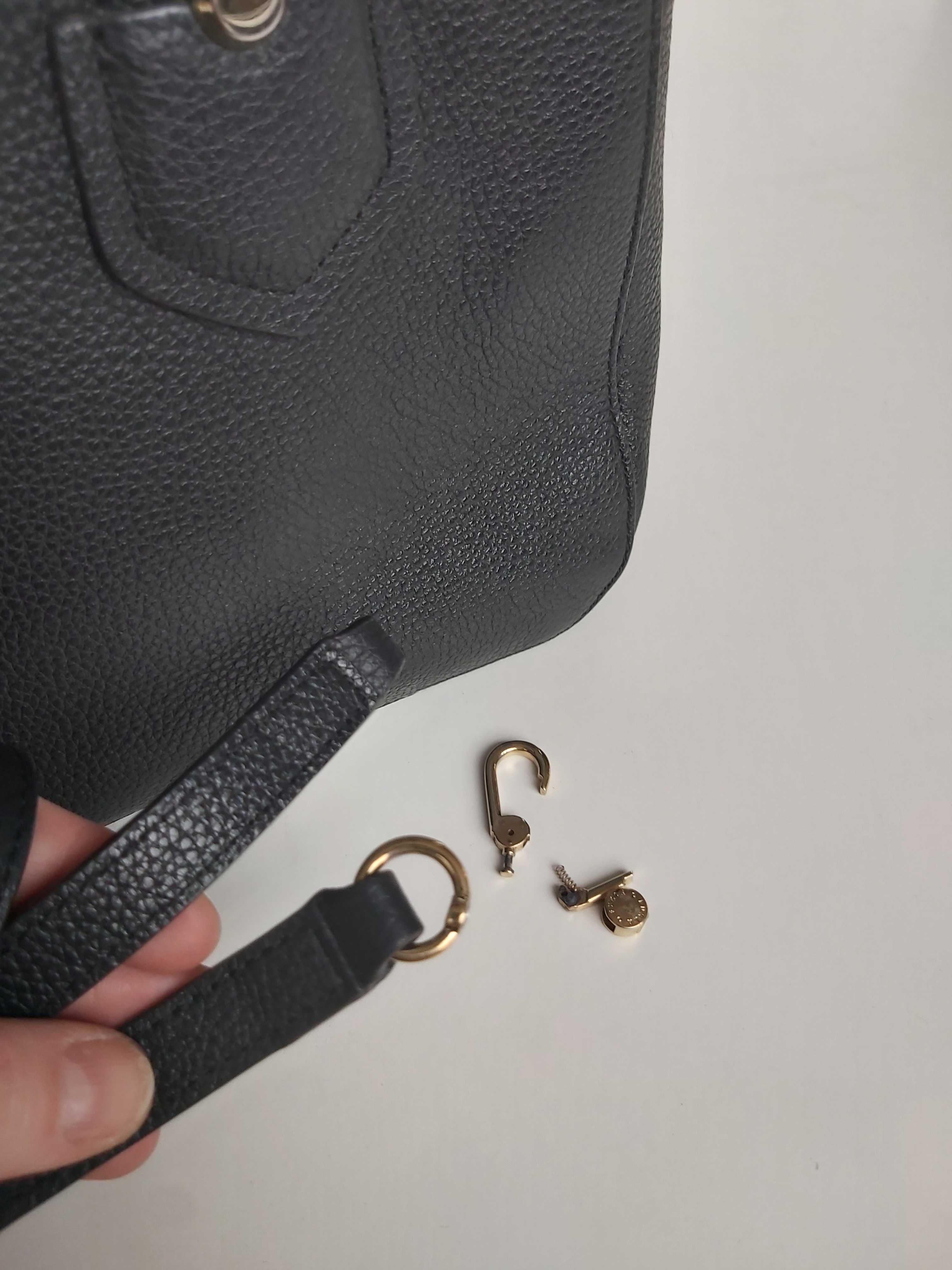 Użwana torebka kuferek FURLA czarna mała skorzana