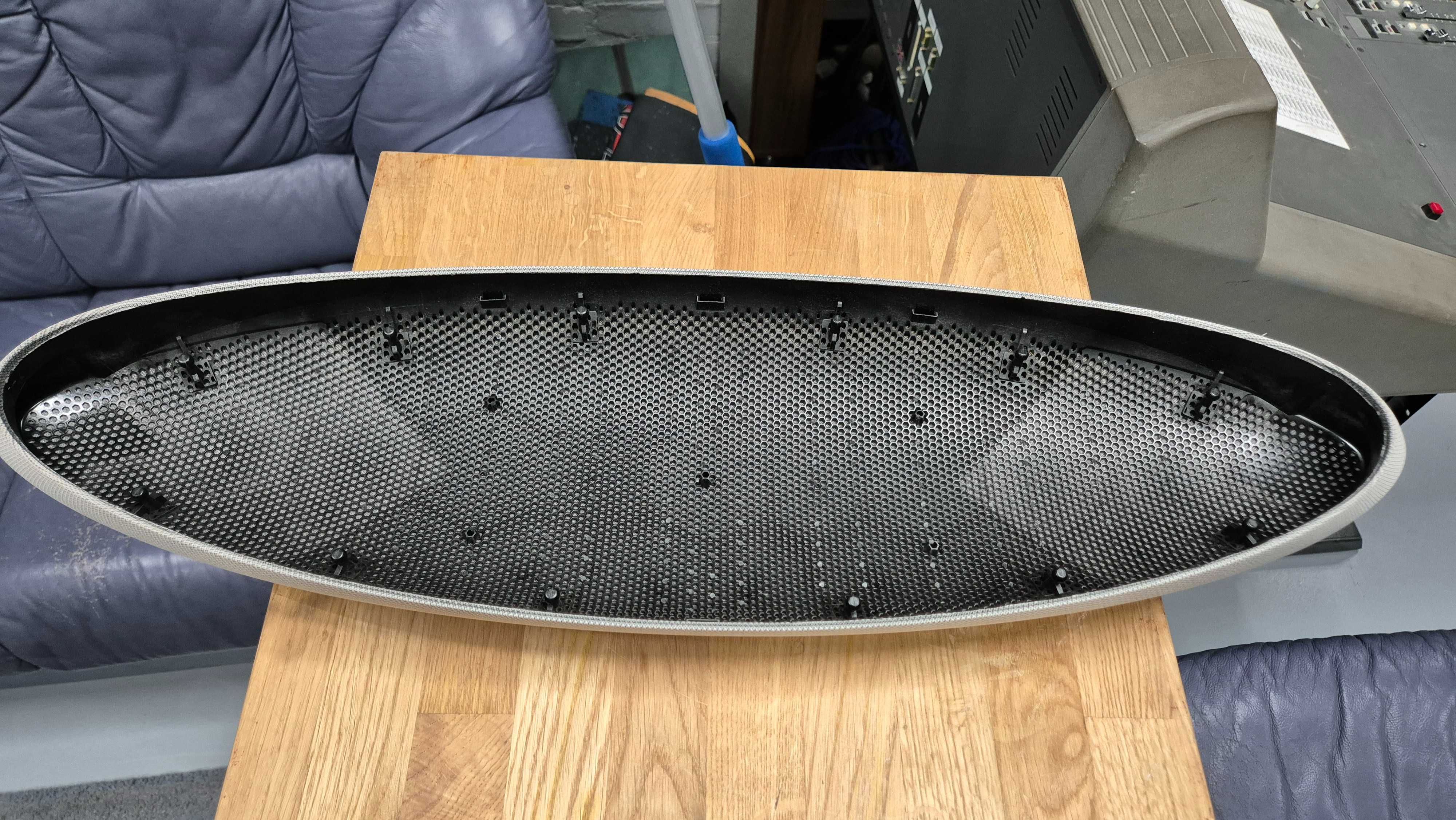 B&W GRILLE ASSEMBLY ZD-2B WHITE Белый гриль для B&W Zeppelin Wireless