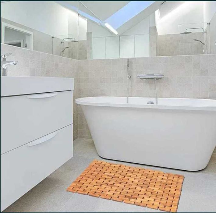 HANKEY bambusowa mata łazienkowa z antypoślizgowymi nóżkami