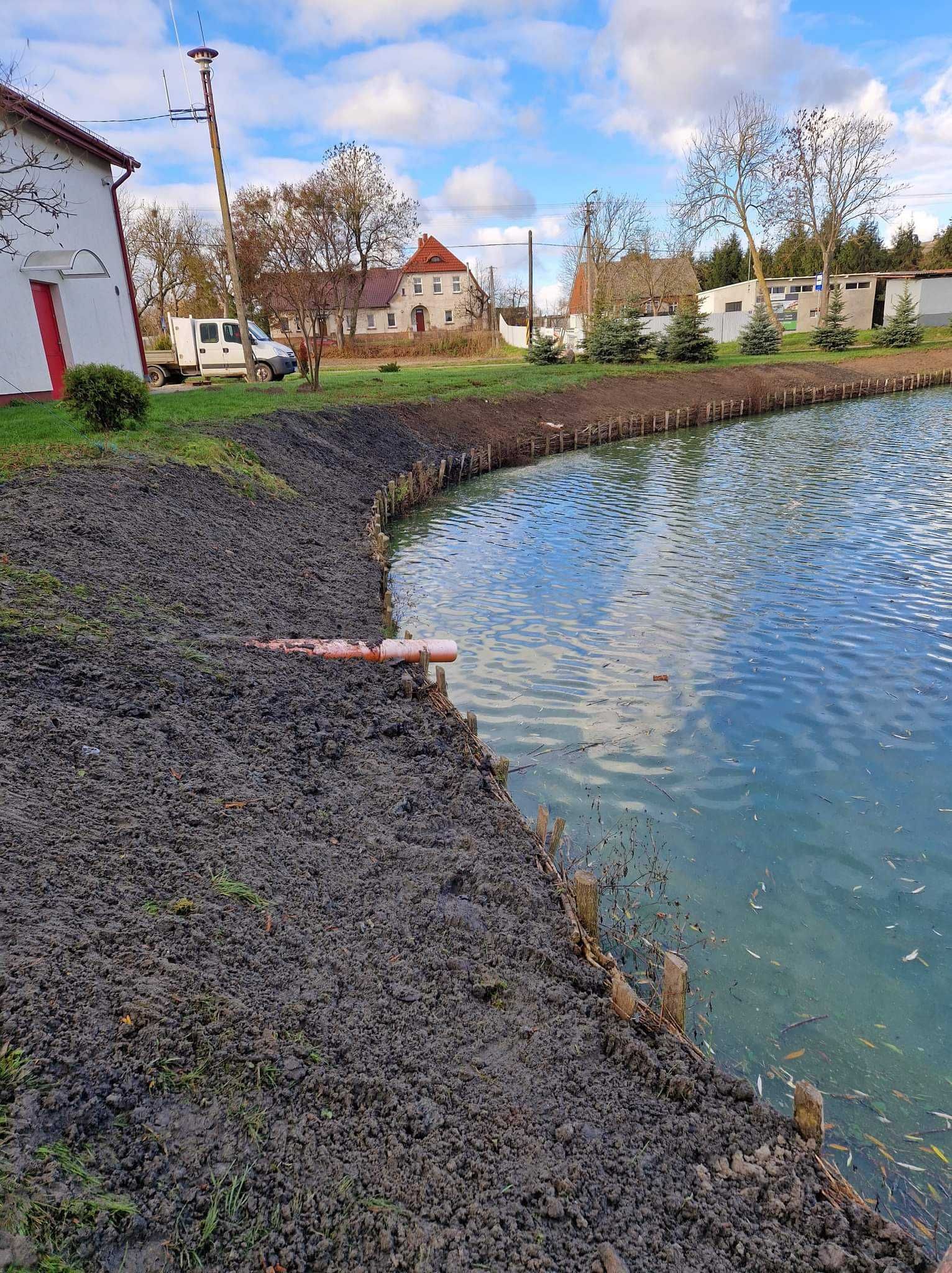 Kopanie stawów koparka long 18m