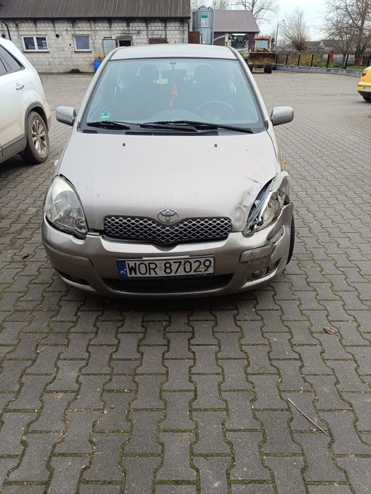 Toyota yaris 1.3 benzyna