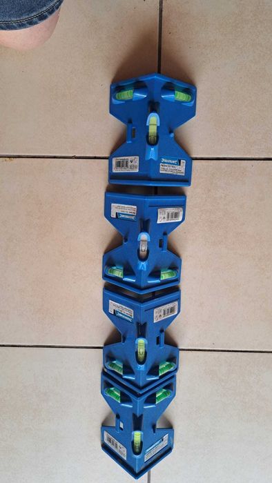 POZIOMNICA DO SŁUPKÓW kątowa magnetyczna