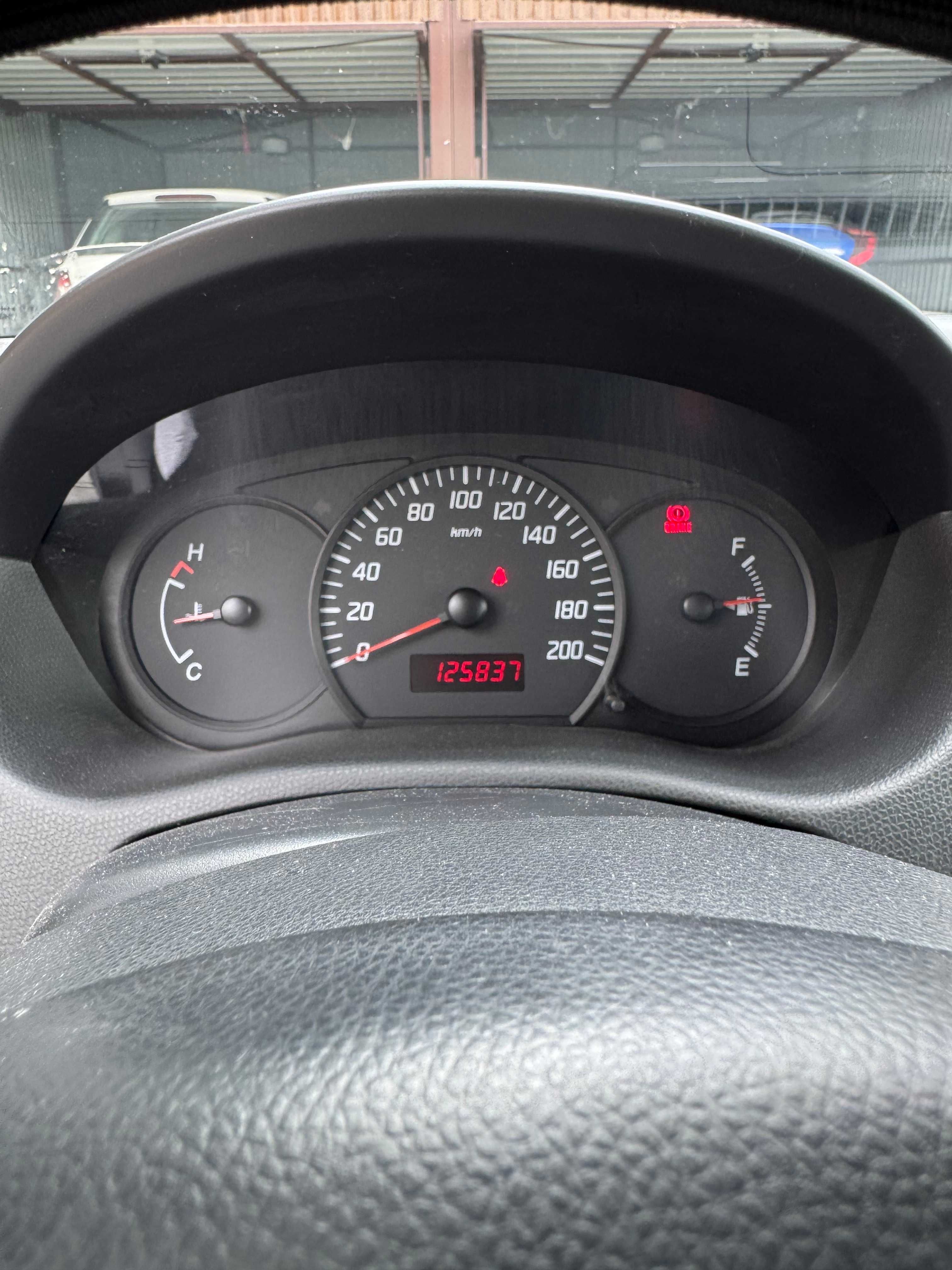 SUZUKI SWIFT benzyna 1,3 niski przebieg , zadbany.