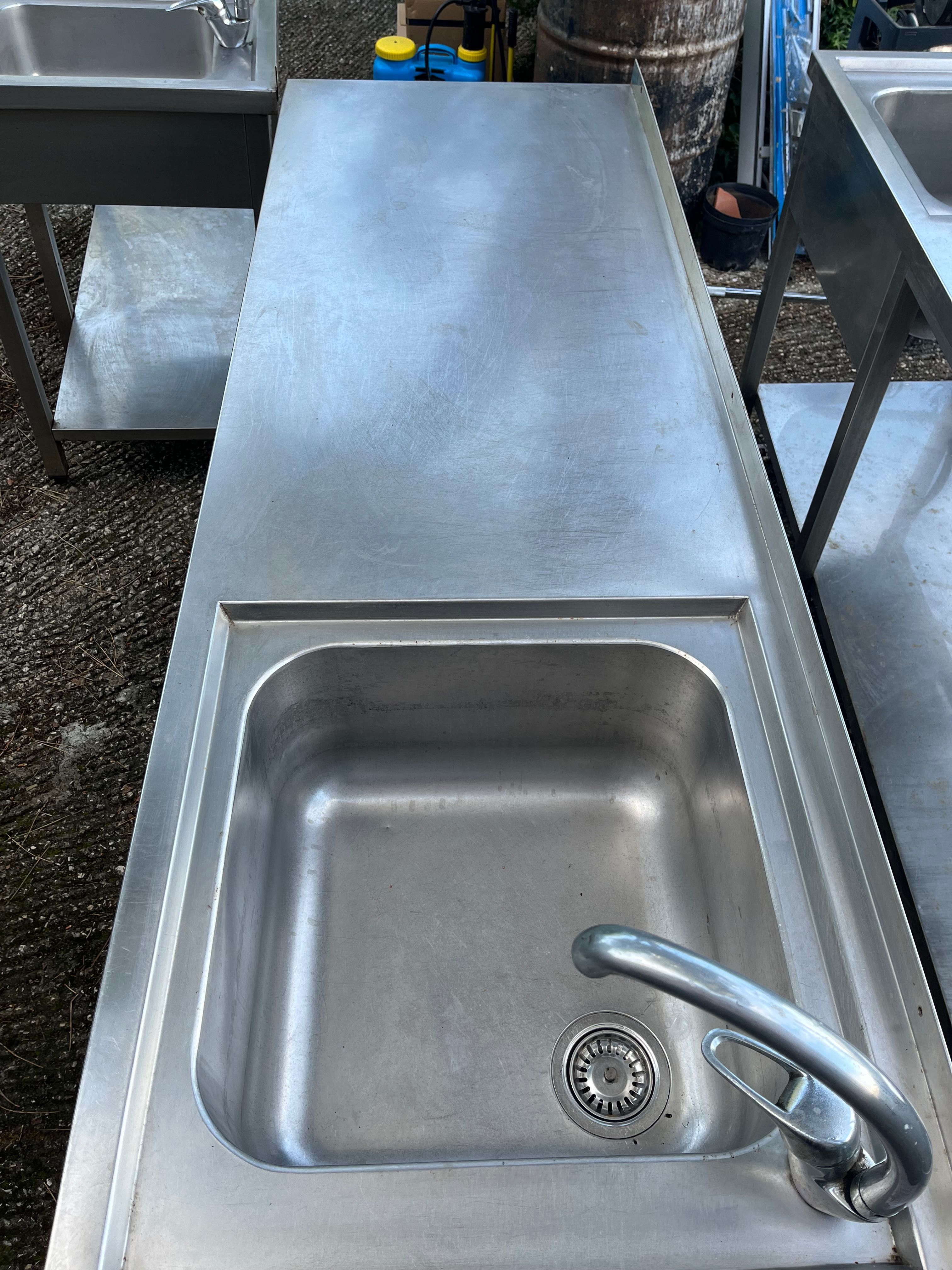 Bancada de inox retangular com lavatório à direita - 180cmx60cmx90cm