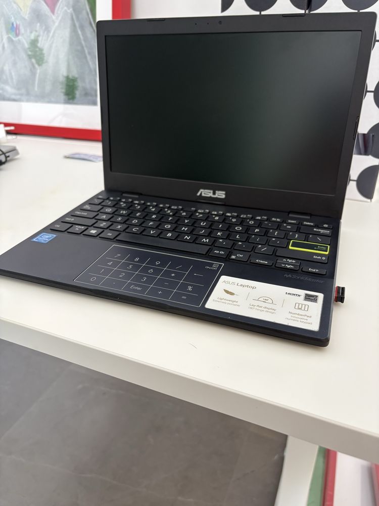 ASUS Notebook E210M