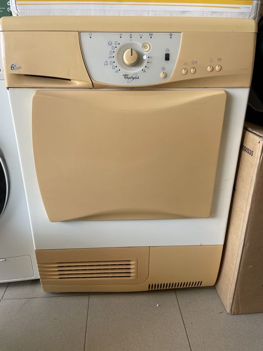 Máquina de secar roupa Whirlpool 8 kg