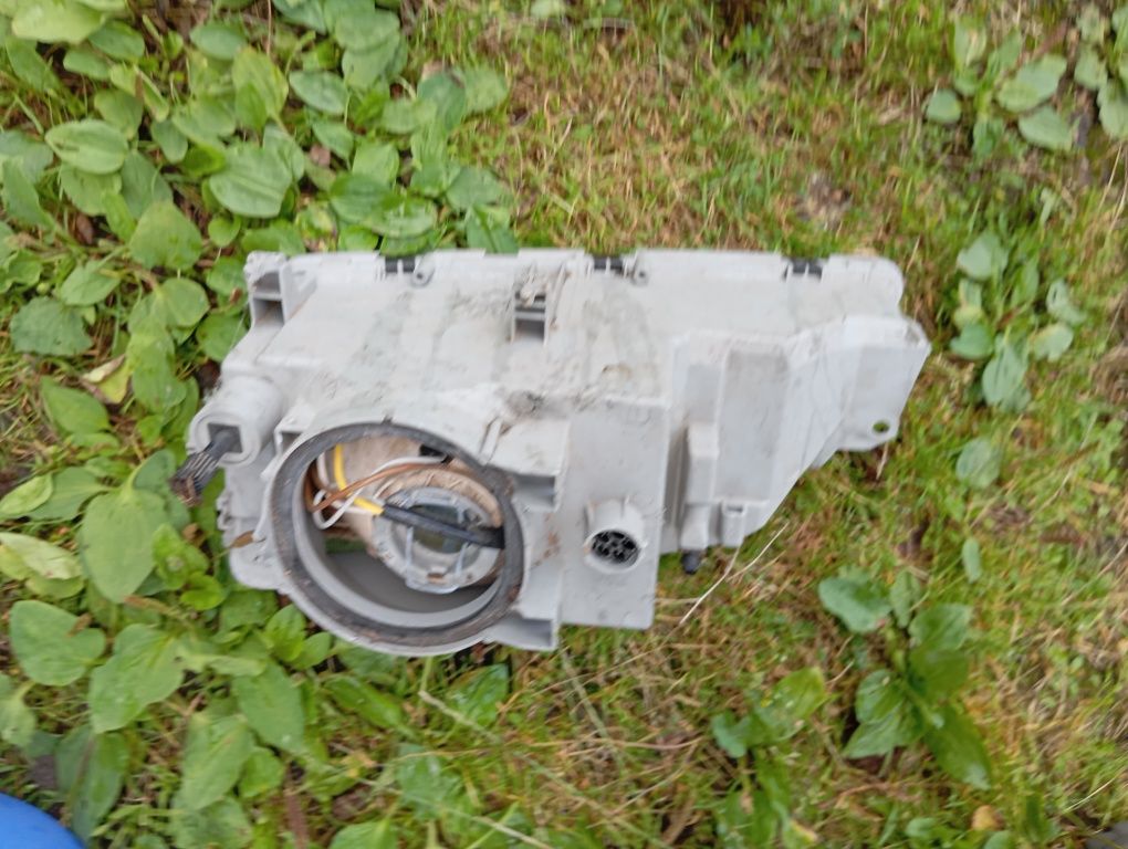Lampa reflektor prawy przód Opel Omega A I 1 Europa