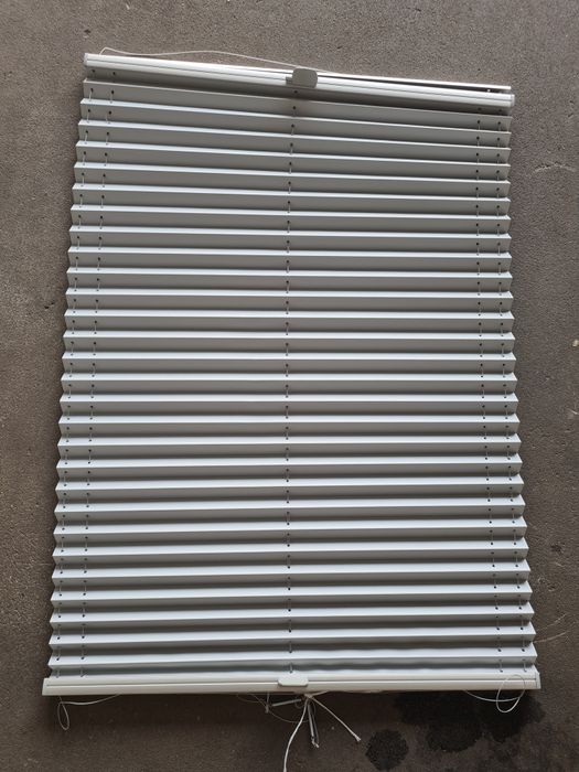 Roleta wewnętrzna okna dachowego