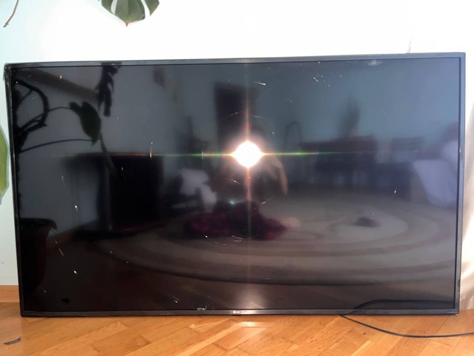 Телевізор LG 60UN71006LB дюймів 60 діагональ під запчастини з пультом