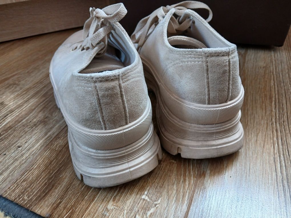 Buty Beżowe na grubej platformie r.38