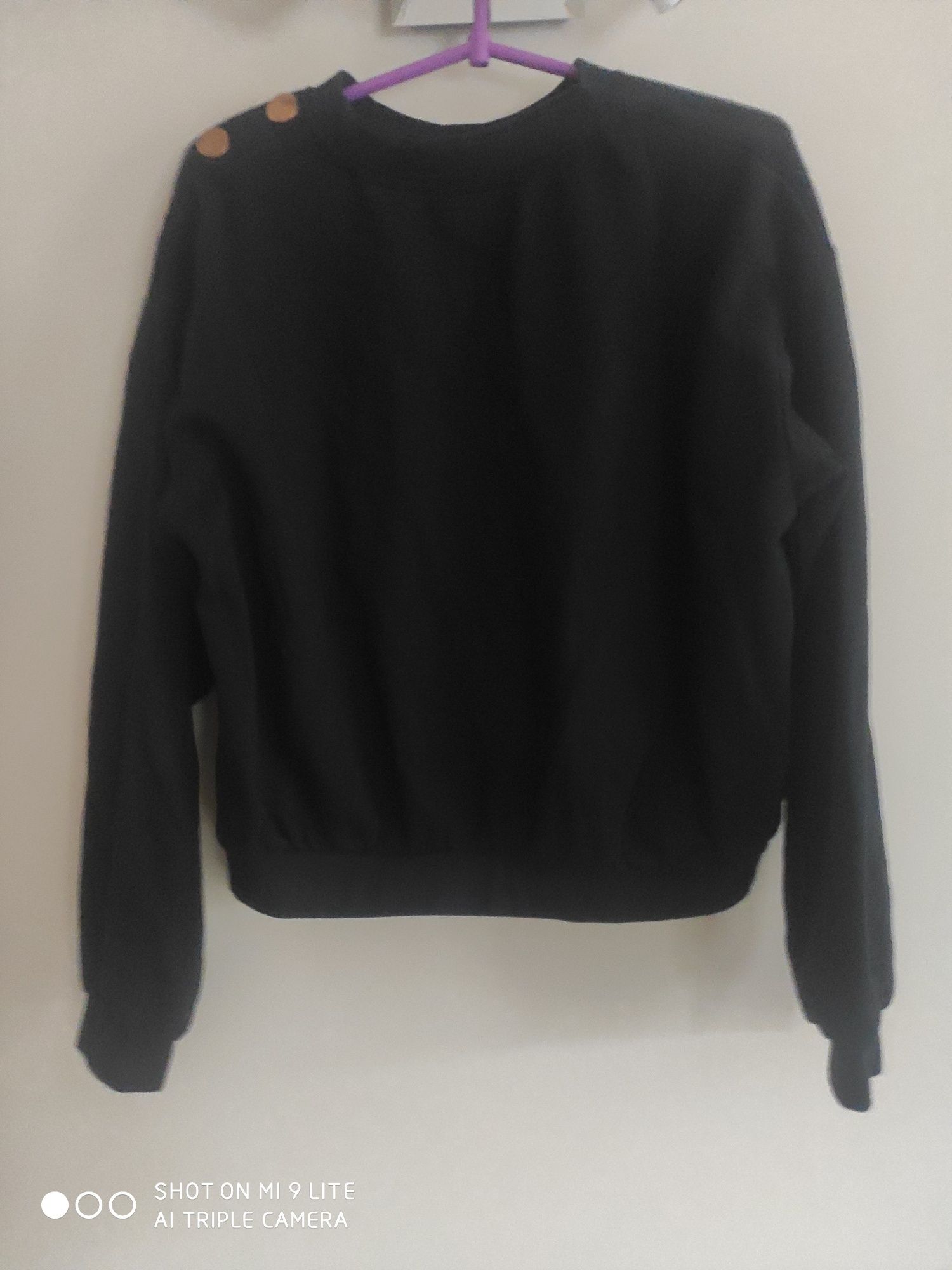 Bluza czarna z guzikami