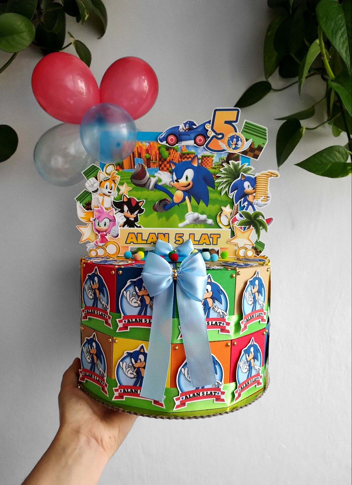 Papierowy tort z pudełek papieru pudełkowy Sonic