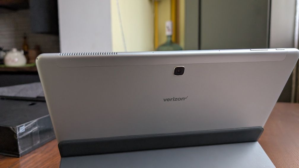 Продам планшет Samsung Galaxy book 12