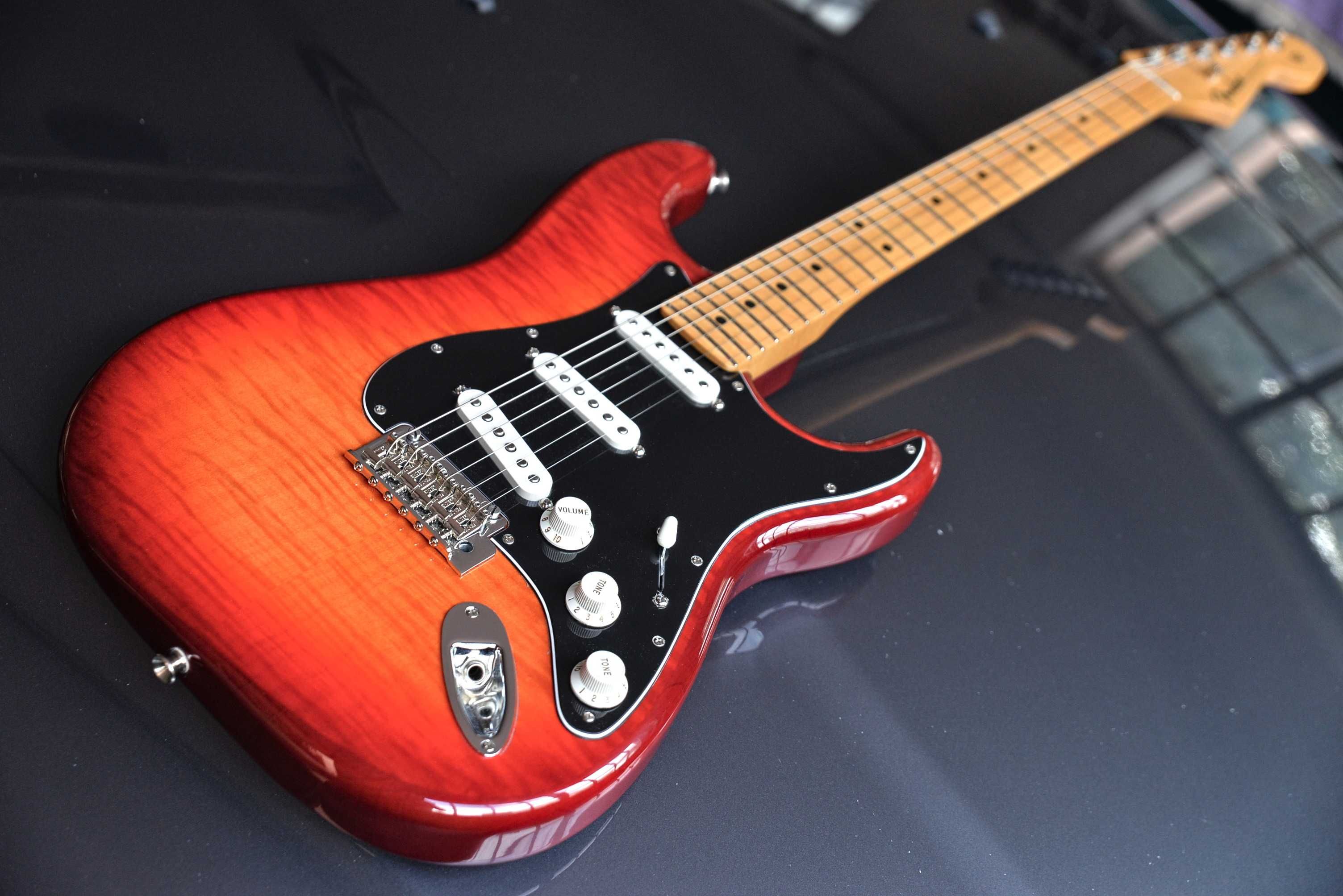 Fender Player Plus Top Stratocaster
