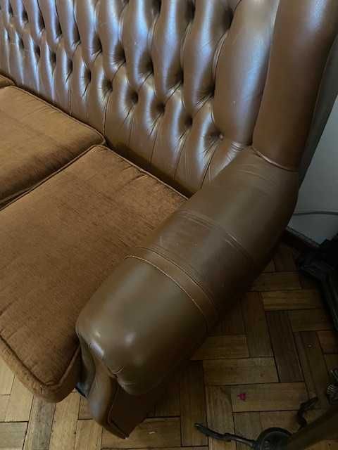 Sofás clássicos em cabedal