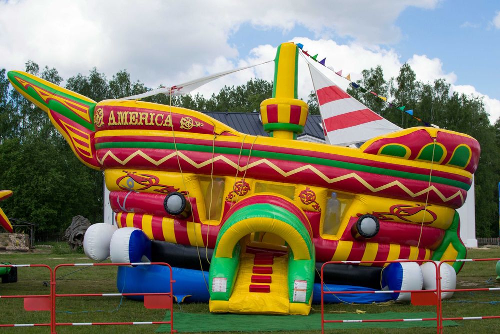 dmuchaniec statek piracki VIV