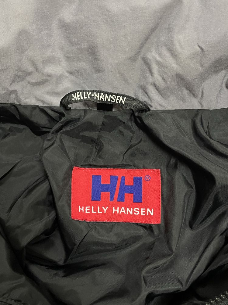 Трекінгова водовідштовхуюча куртка helly hansen