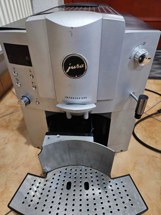 Okazja. Sprzedam ekspres ciśnieniowy JURA IMPRESSA E85
