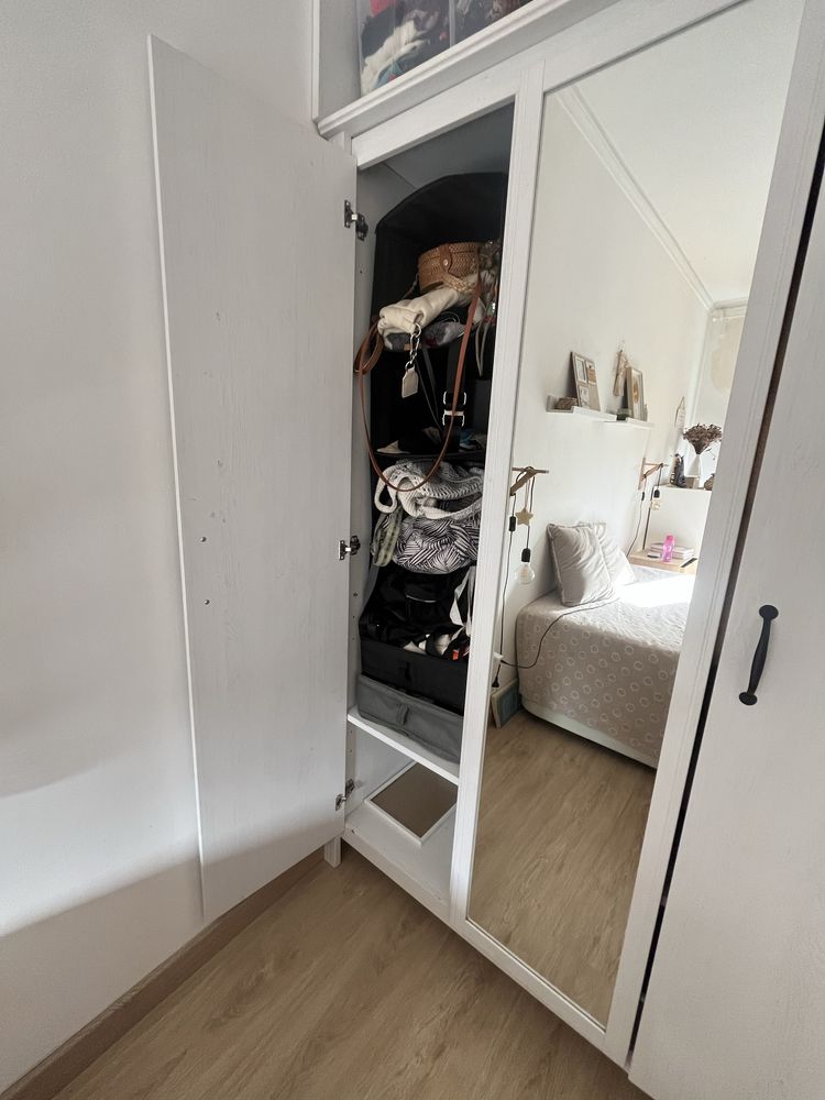 Roupeiro IKEA com 3 portas