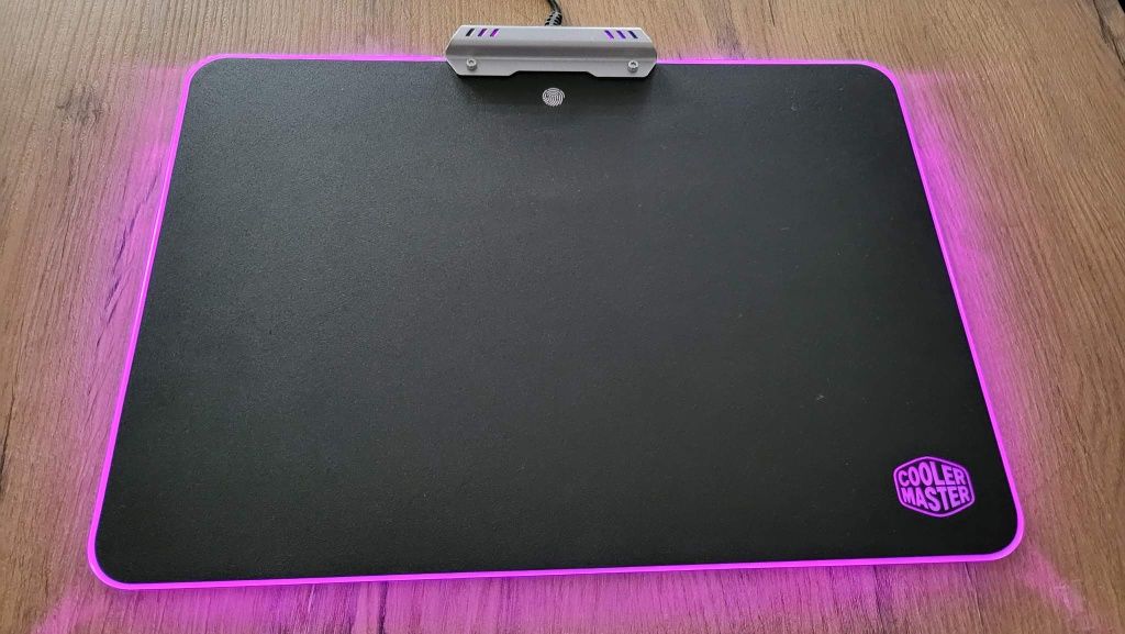 Podkładka pod mysz COOLER MASTER RGB Hard MPA-MP720