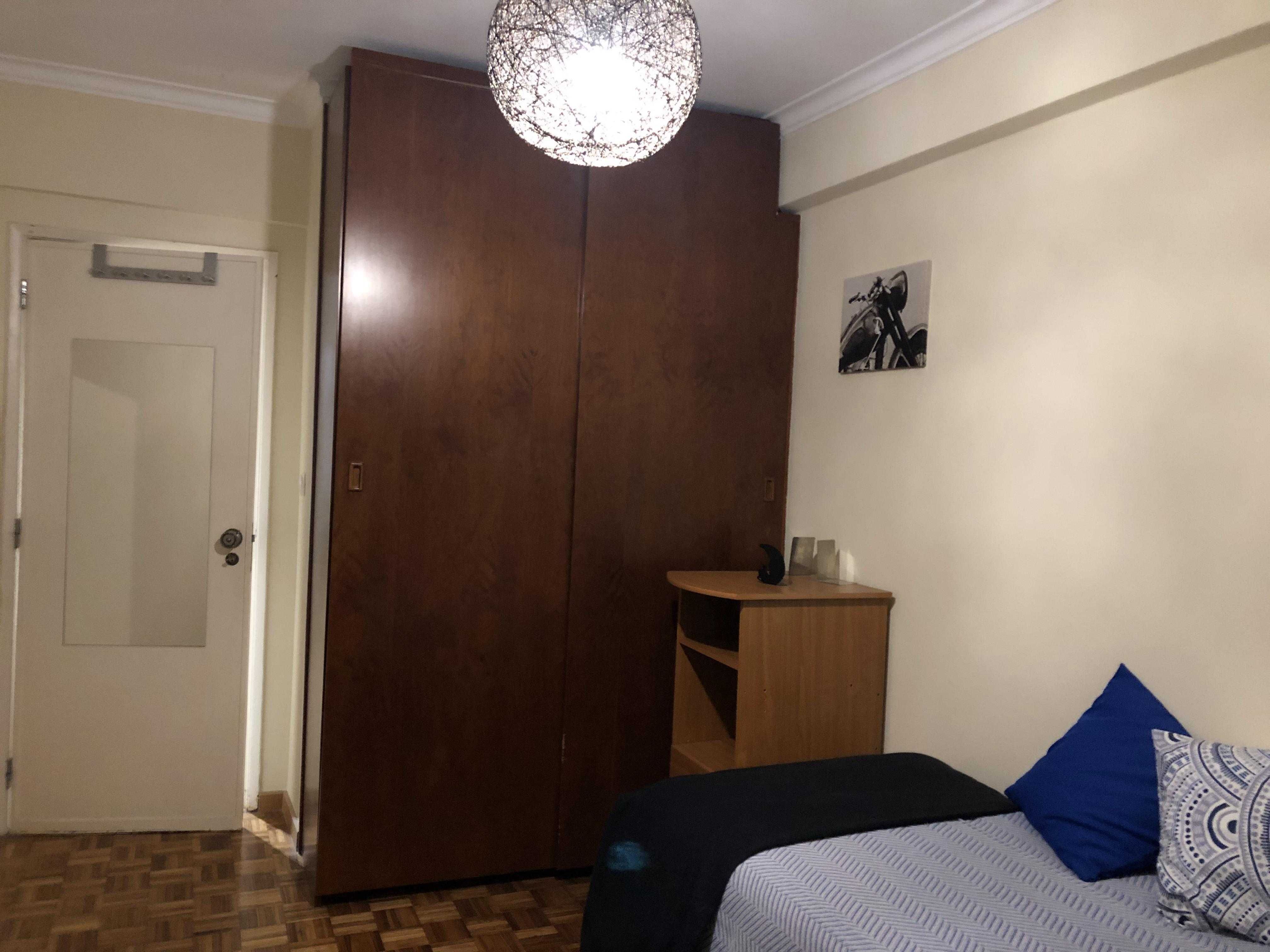Arrenda-se quarto