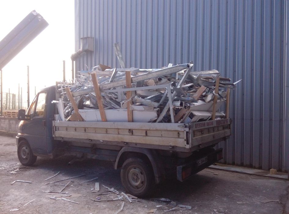 Вивіз будівельного сміття. Послуги вантажників.