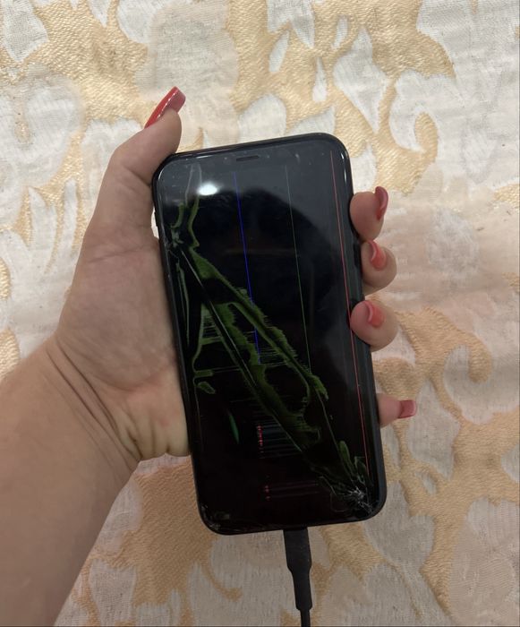 Iphone XR partido mas da sinal