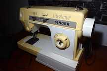 Máquina de Costura Singer