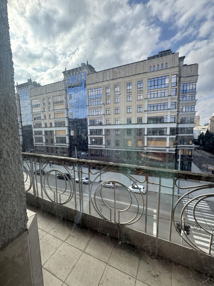 Продаю 4 комн. квартиру 140м2 ул.Сумская, 122 с автоном.отоплением