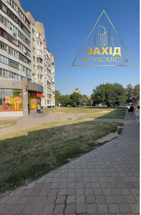 Продаж фасадного комерційного приміщення р-н Варшавського ринку
