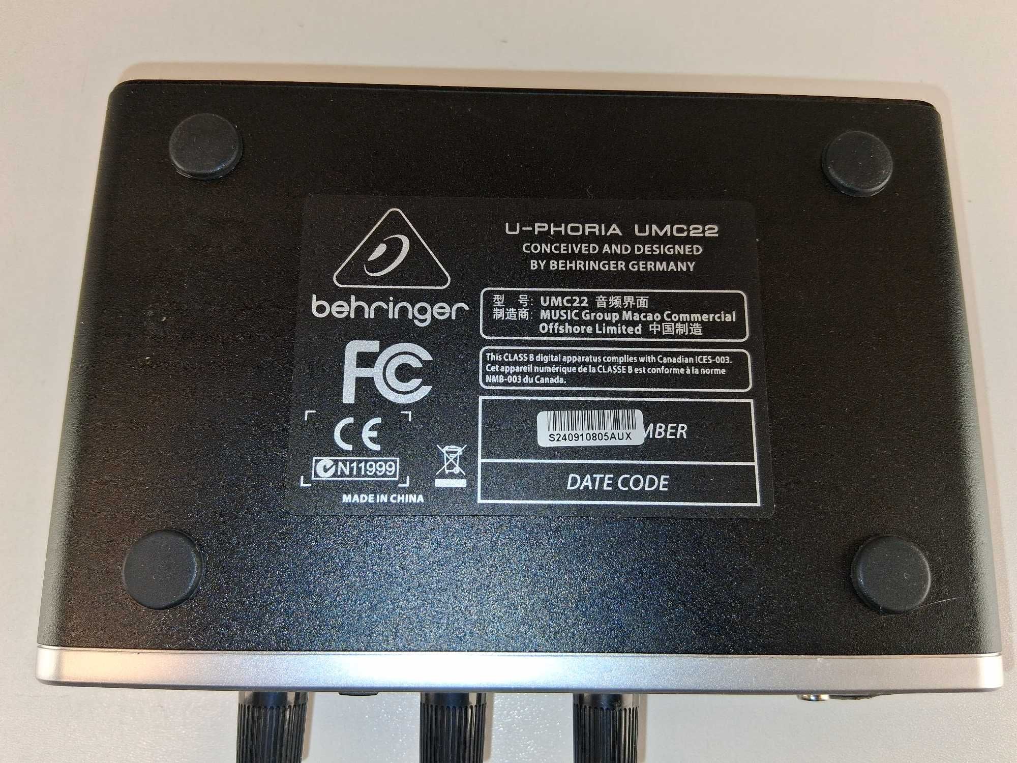 C055 Behringer U-PHORIA UMC22 Interfejs Audio USB Midas