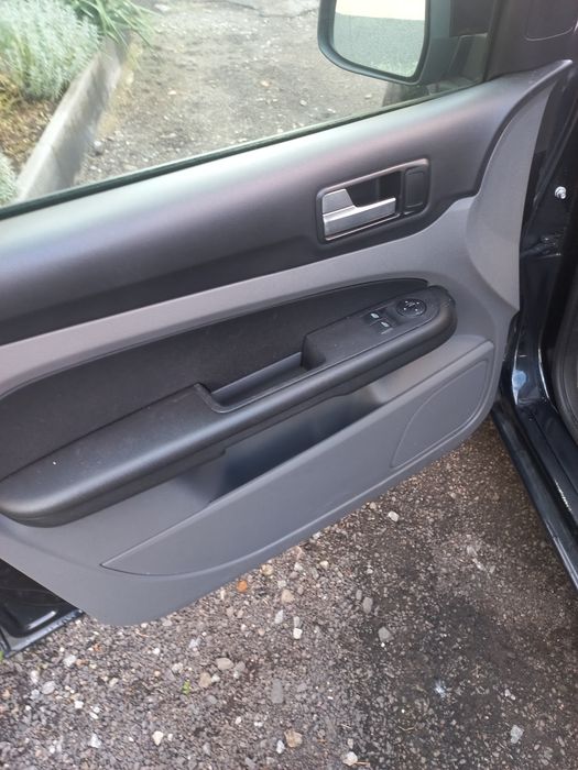 Форд фокус 2009рік