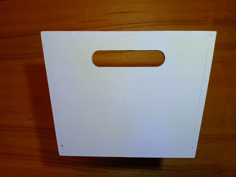 Skrzynka drewniana biała