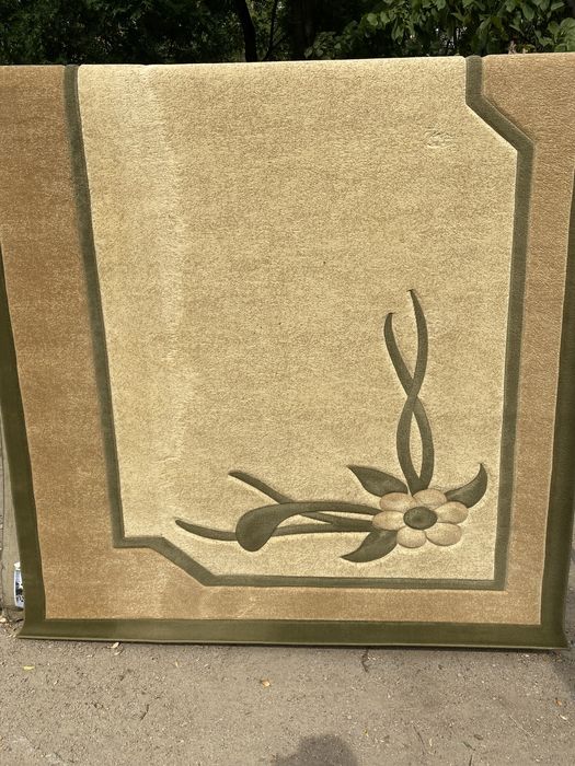 Продам ковер (резной)