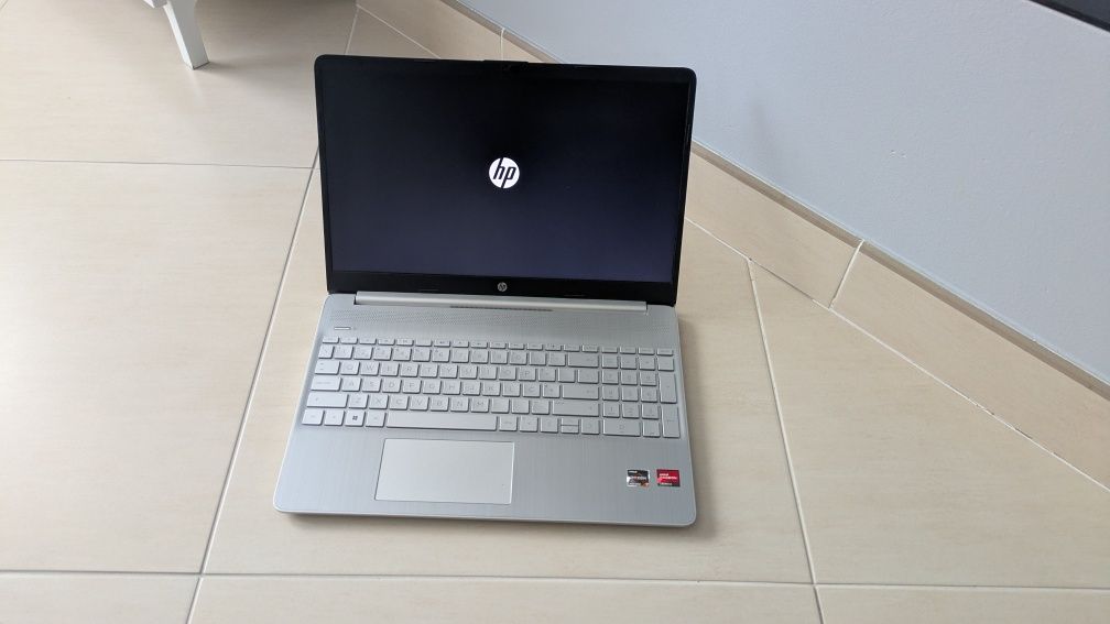 Computador portátil - HP 15s-eq2008np