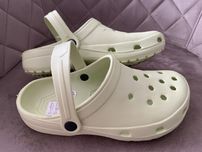 Nowe Klapki Kroksy 35