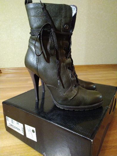 Женские кожаные ботинки ботильоны сапоги Miss Sixty 40 размер, 26,5 см