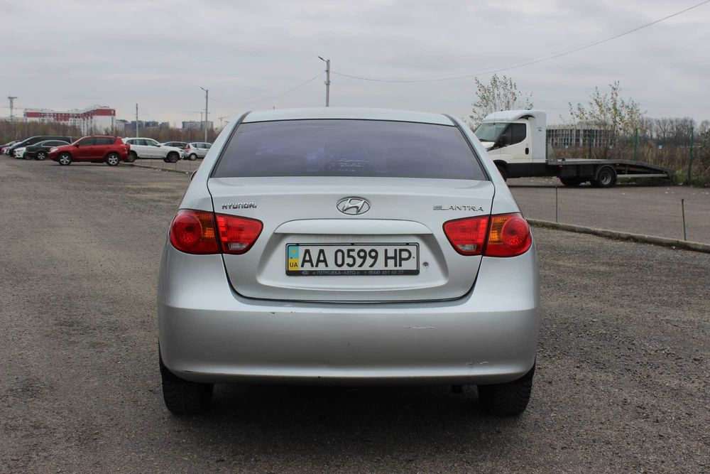 Hyundai Elantra 2008 року